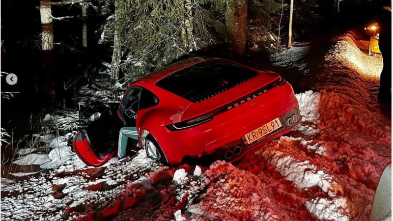 Porsche 911 992 Poland Snow