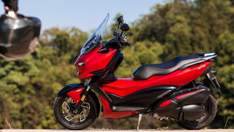 Zontes M310 τιμή GT scooter ισχυρότερο 300άρι 2022