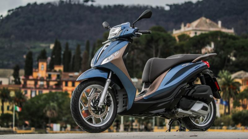 scooter  125 κ.εκ. που οδηγούνται με δίπλωμα αυτοκινήτου