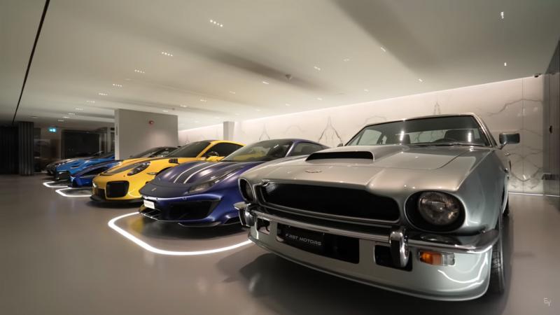 Dubai Mansion Supercars