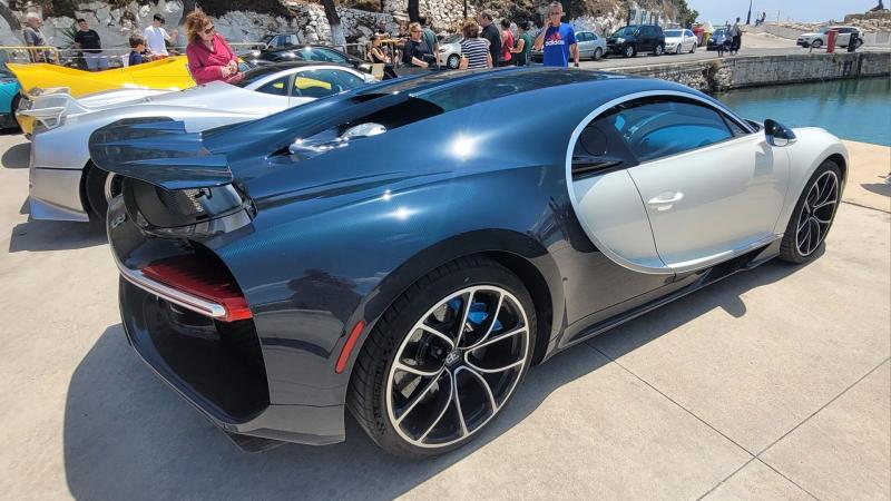 Bugatti Chiron 1