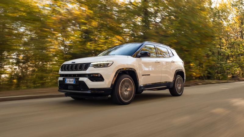 Jeep Compass Hybrid 8