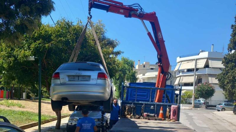 απομάκρυνση εγκαταλελειμμένου αυτοκινητου