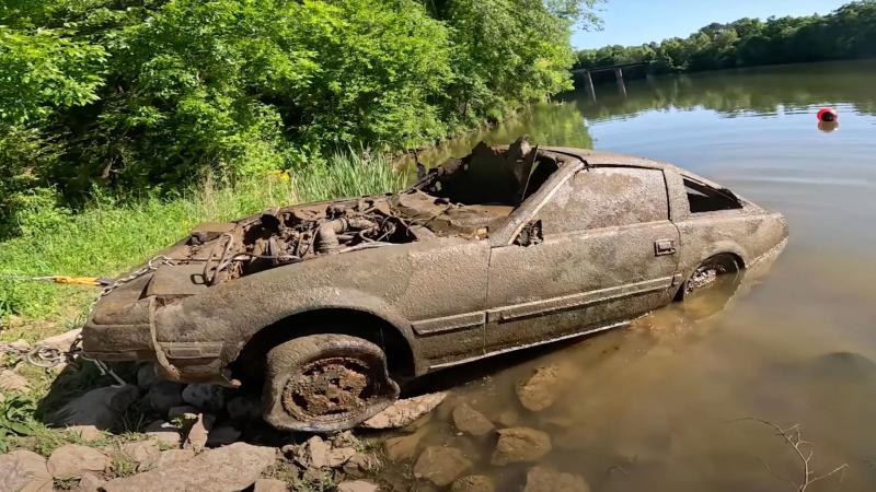 Nissan 300ZX lake