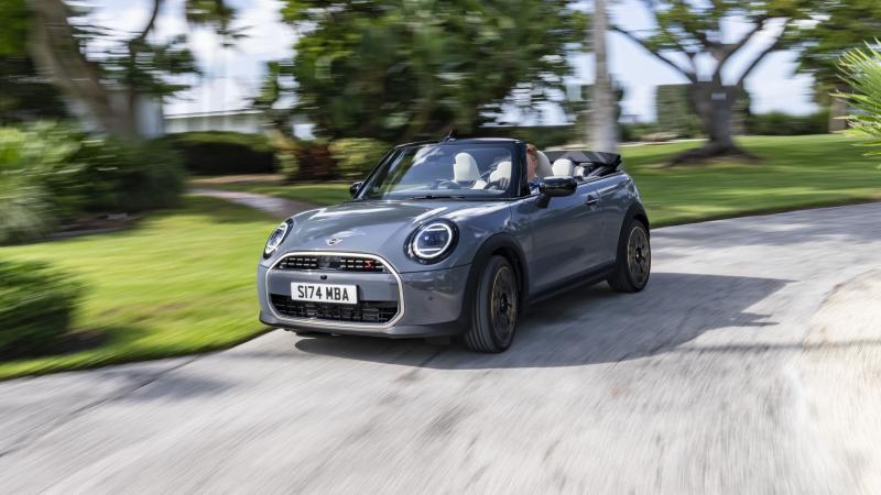 MINI Cooper Cabrio 1