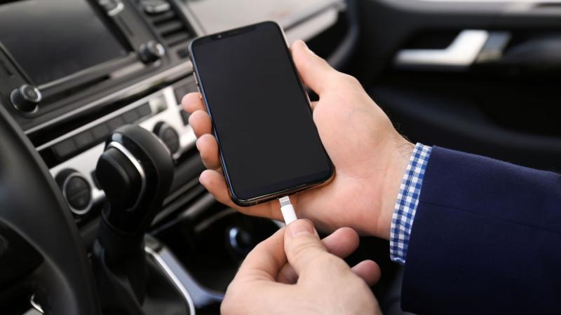 Incar mobile charging 1