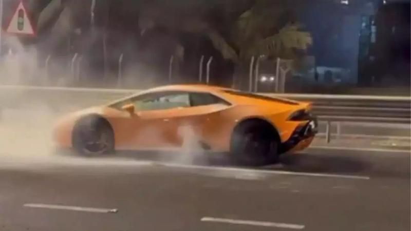 Lamborghini Huracan Mumbai fire 1