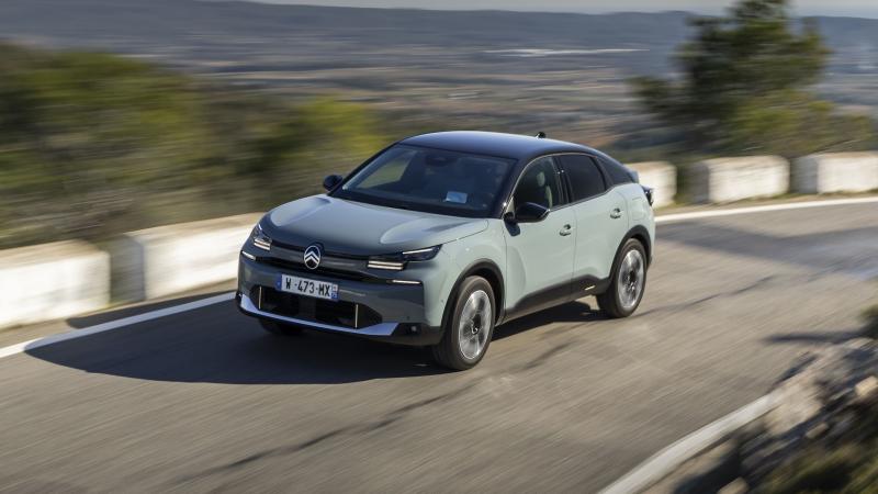 Citroen C4 Hybrid 2025 1