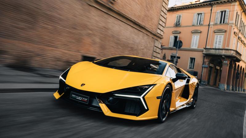 Lamborghini Revuelto 1