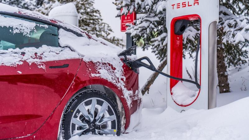 Tesla Model 3 Snow Charging