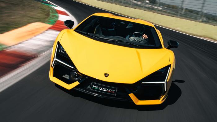 Sold Out μέχρι τα τέλη του 2026 η Lamborghini Revuelto Carandmotorgr 8446