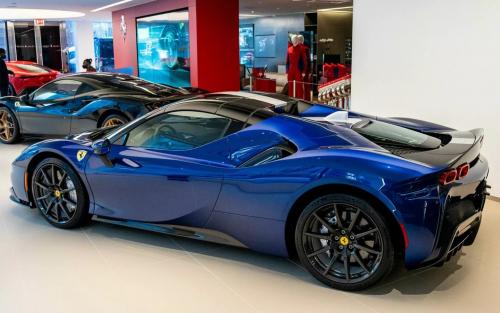 Τέσσερις Ferrari «κάνουν φτερά» από κάθετη μονάδα | Carandmotor.gr