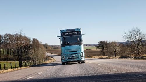 volvo fh electric semi 2024%20%2812%29